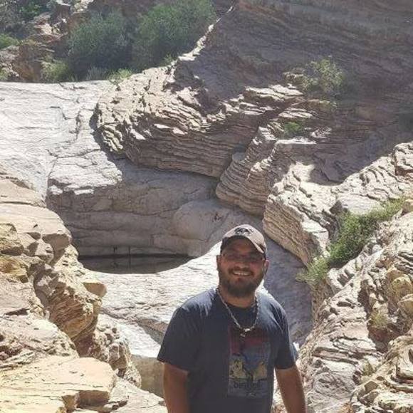 Meet your Posher, Lupe - Picture 1 of 1